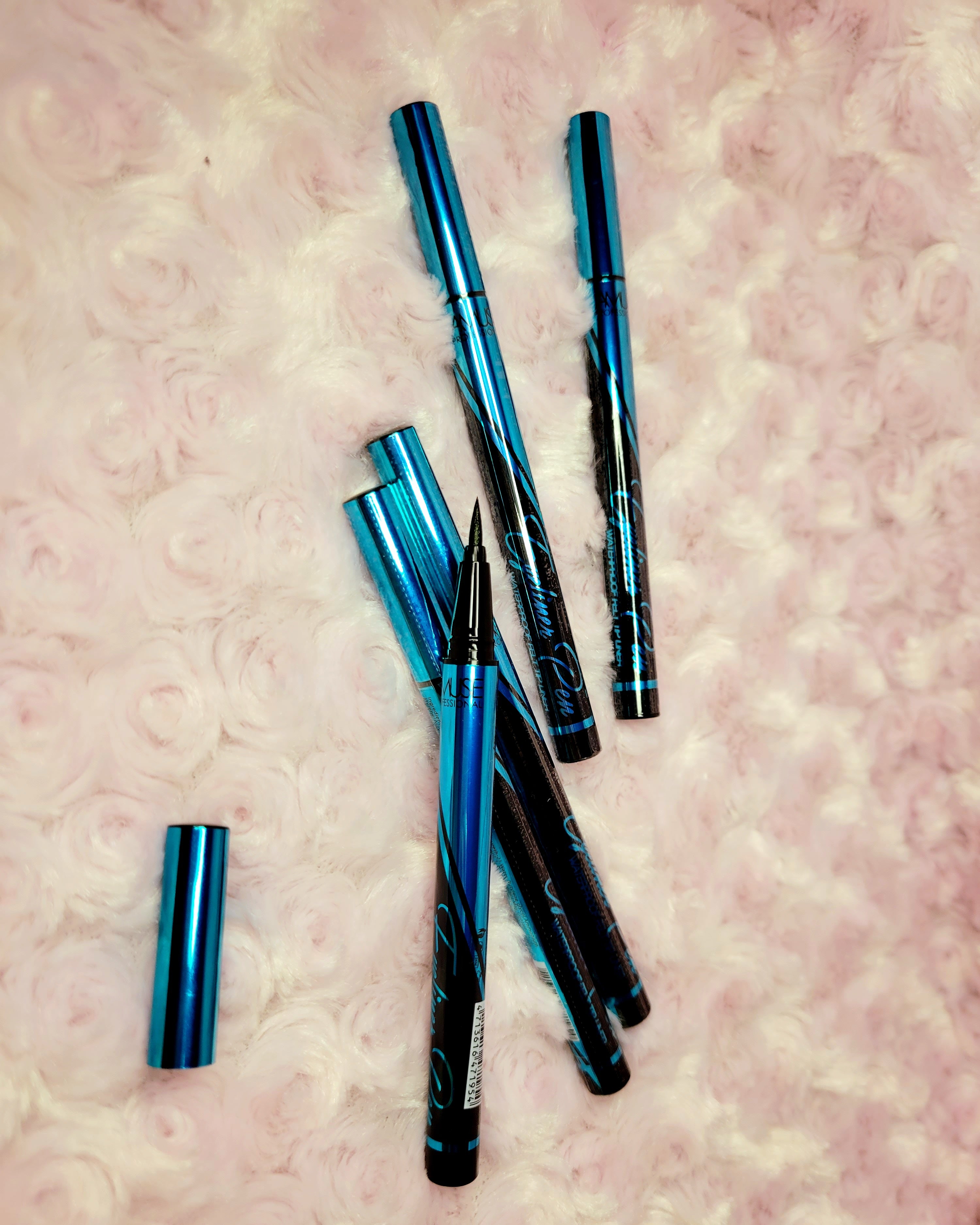 🖋️ AMUSE - Eyeliner Pen: Delineador en Plumón Waterproof