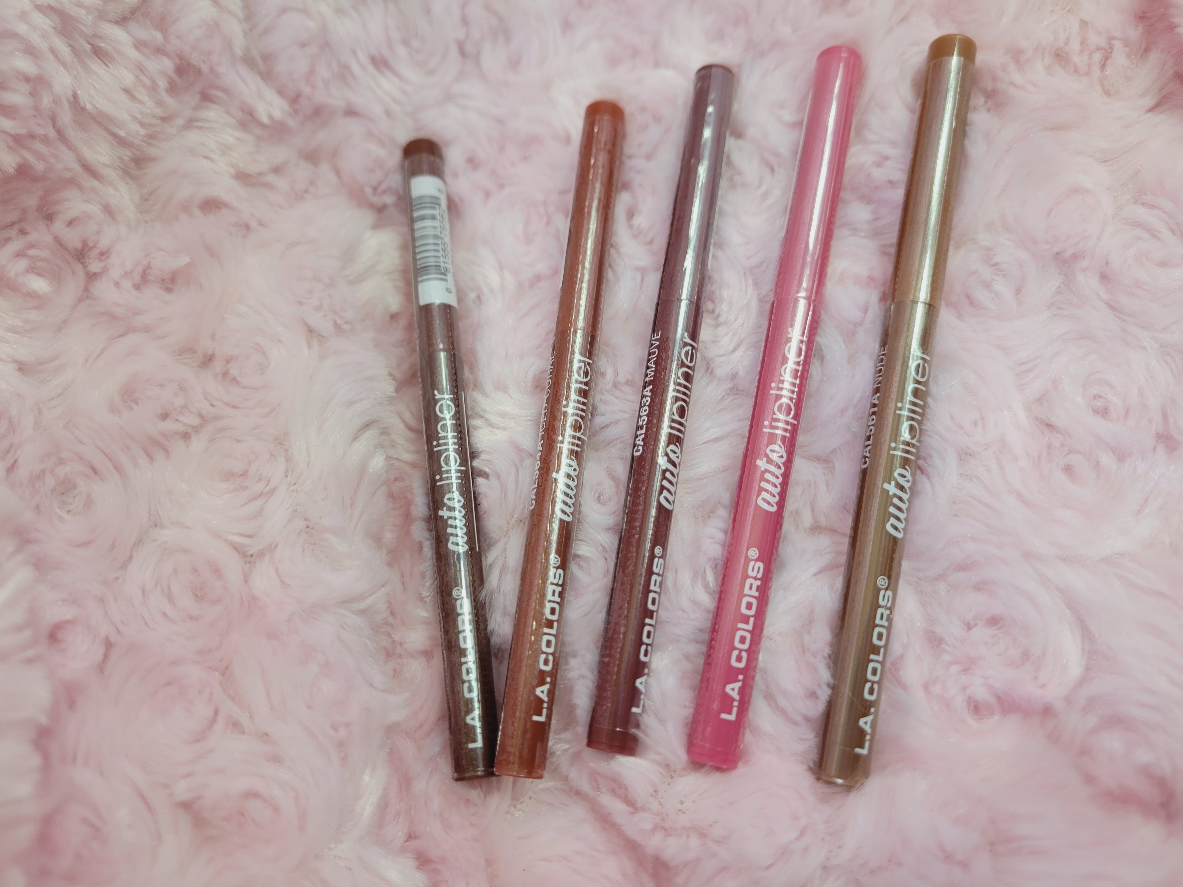 L.A. COLORS - Auto Lipliner (Delineador Automático de Labios)